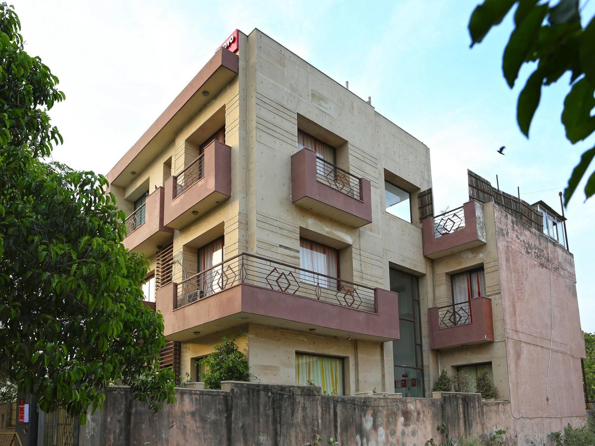 Oyo Flagship 387 Moulsari Avenue Hotel Гургаон Екстериор снимка
