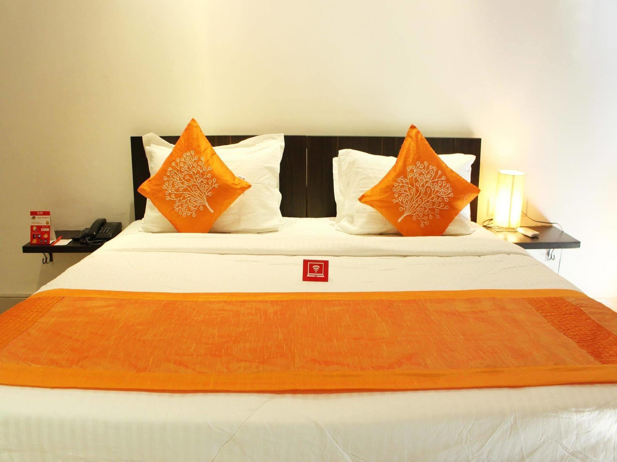 Oyo Flagship 387 Moulsari Avenue Hotel Гургаон Екстериор снимка