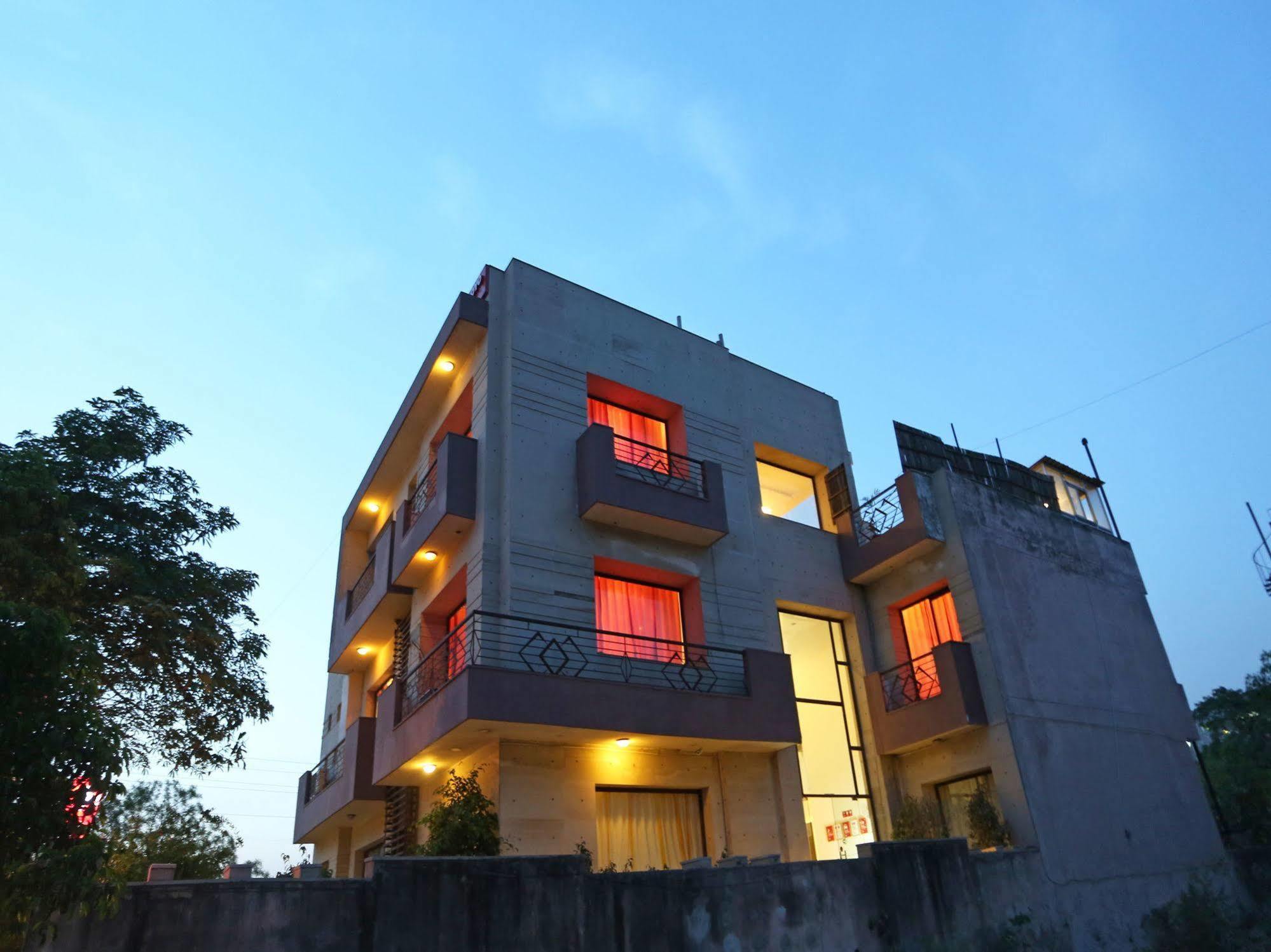 Oyo Flagship 387 Moulsari Avenue Hotel Гургаон Екстериор снимка