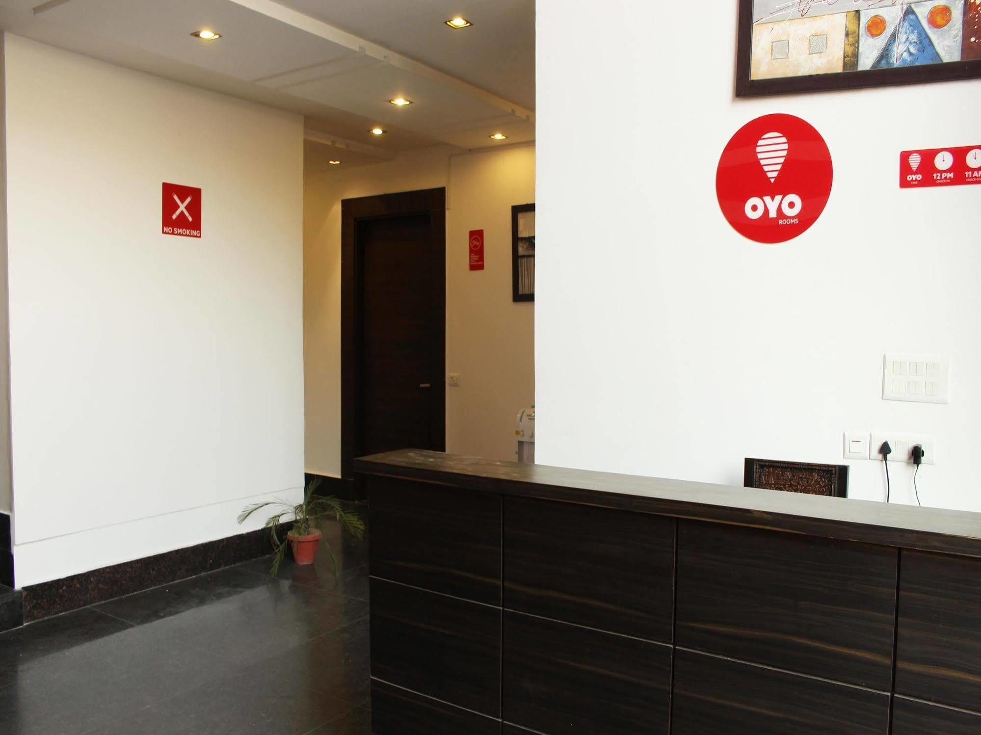 Oyo Flagship 387 Moulsari Avenue Hotel Гургаон Екстериор снимка
