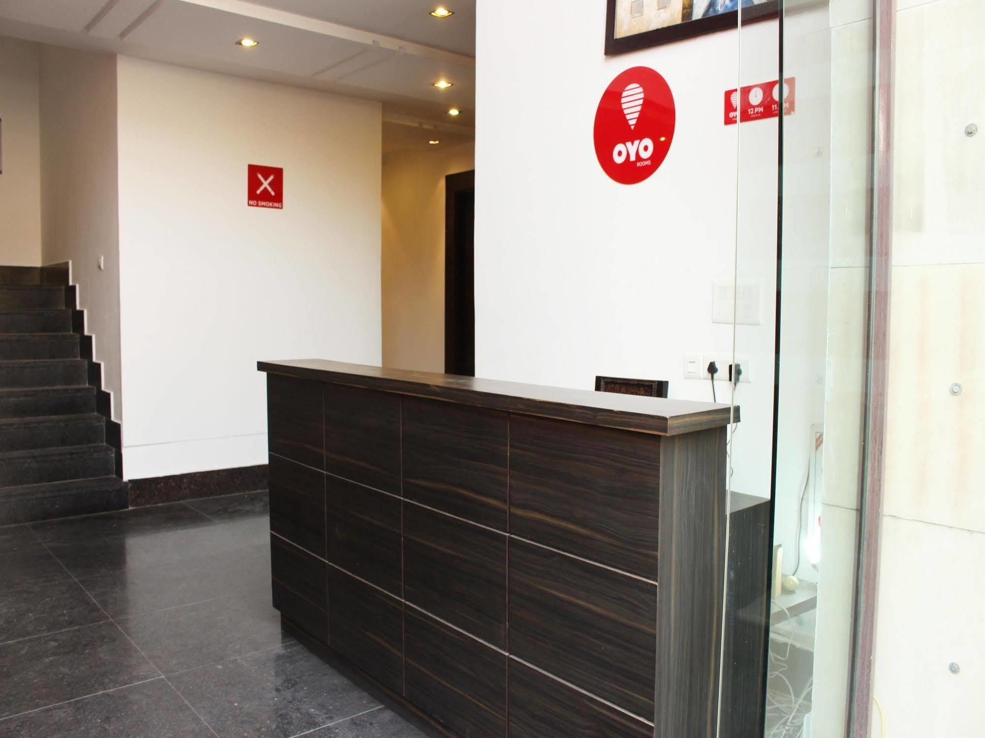 Oyo Flagship 387 Moulsari Avenue Hotel Гургаон Екстериор снимка