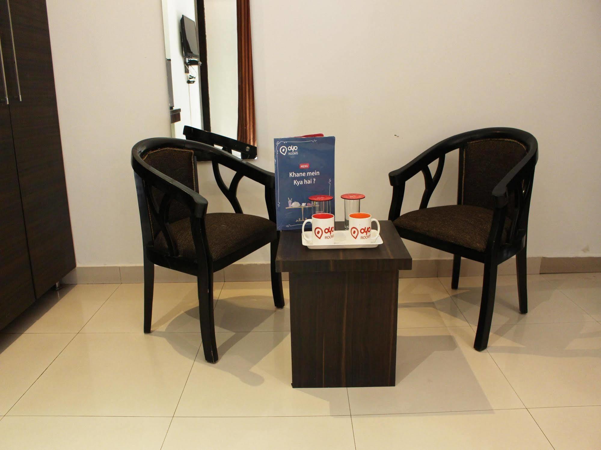 Oyo Flagship 387 Moulsari Avenue Hotel Гургаон Екстериор снимка