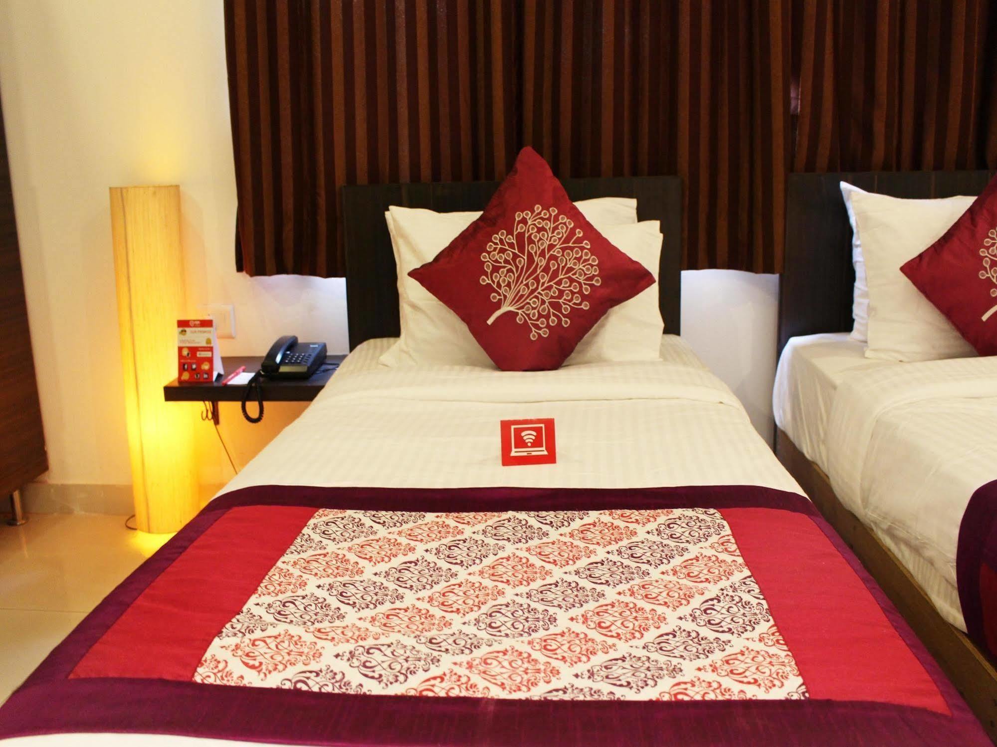 Oyo Flagship 387 Moulsari Avenue Hotel Гургаон Екстериор снимка