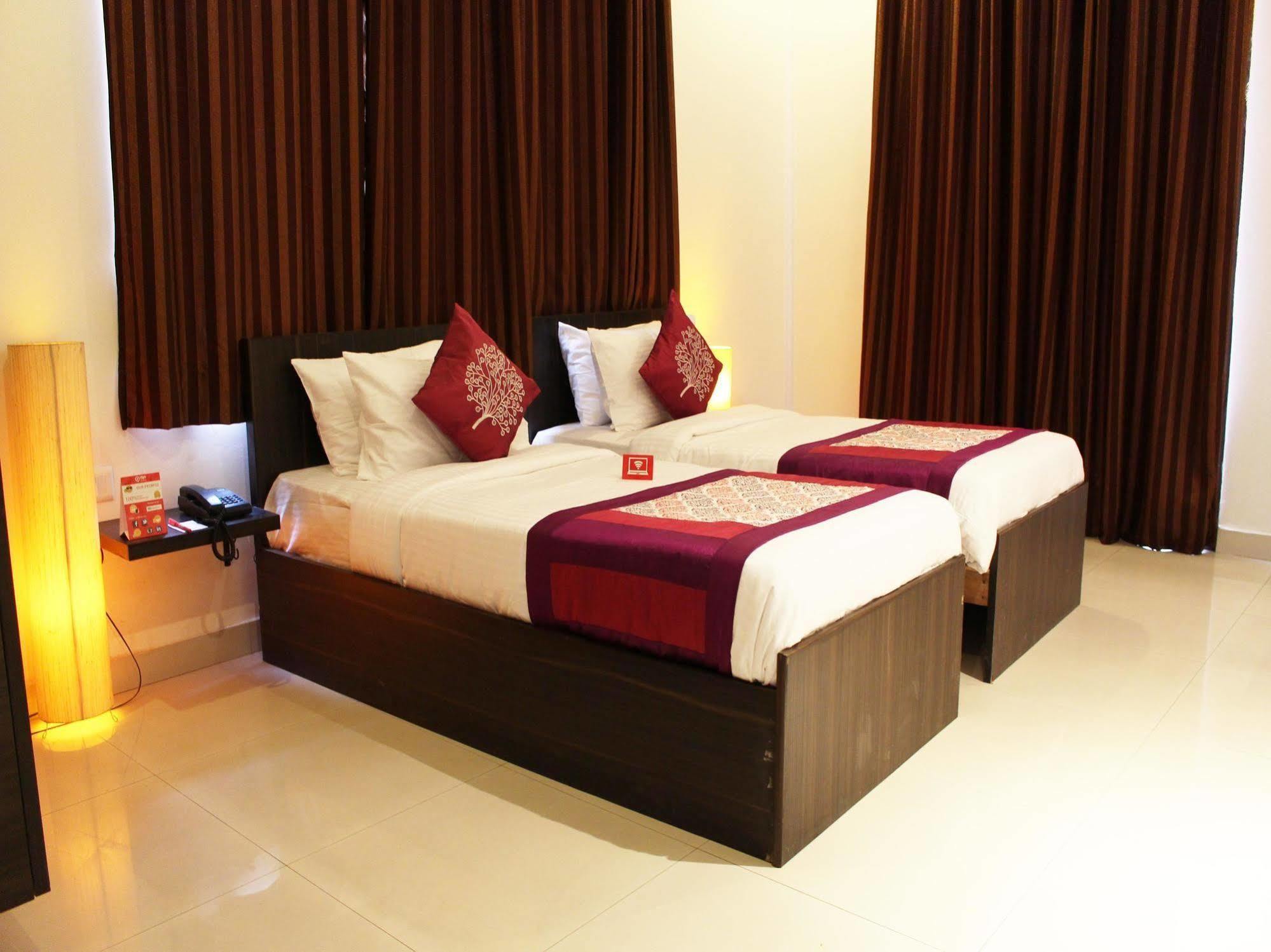 Oyo Flagship 387 Moulsari Avenue Hotel Гургаон Екстериор снимка