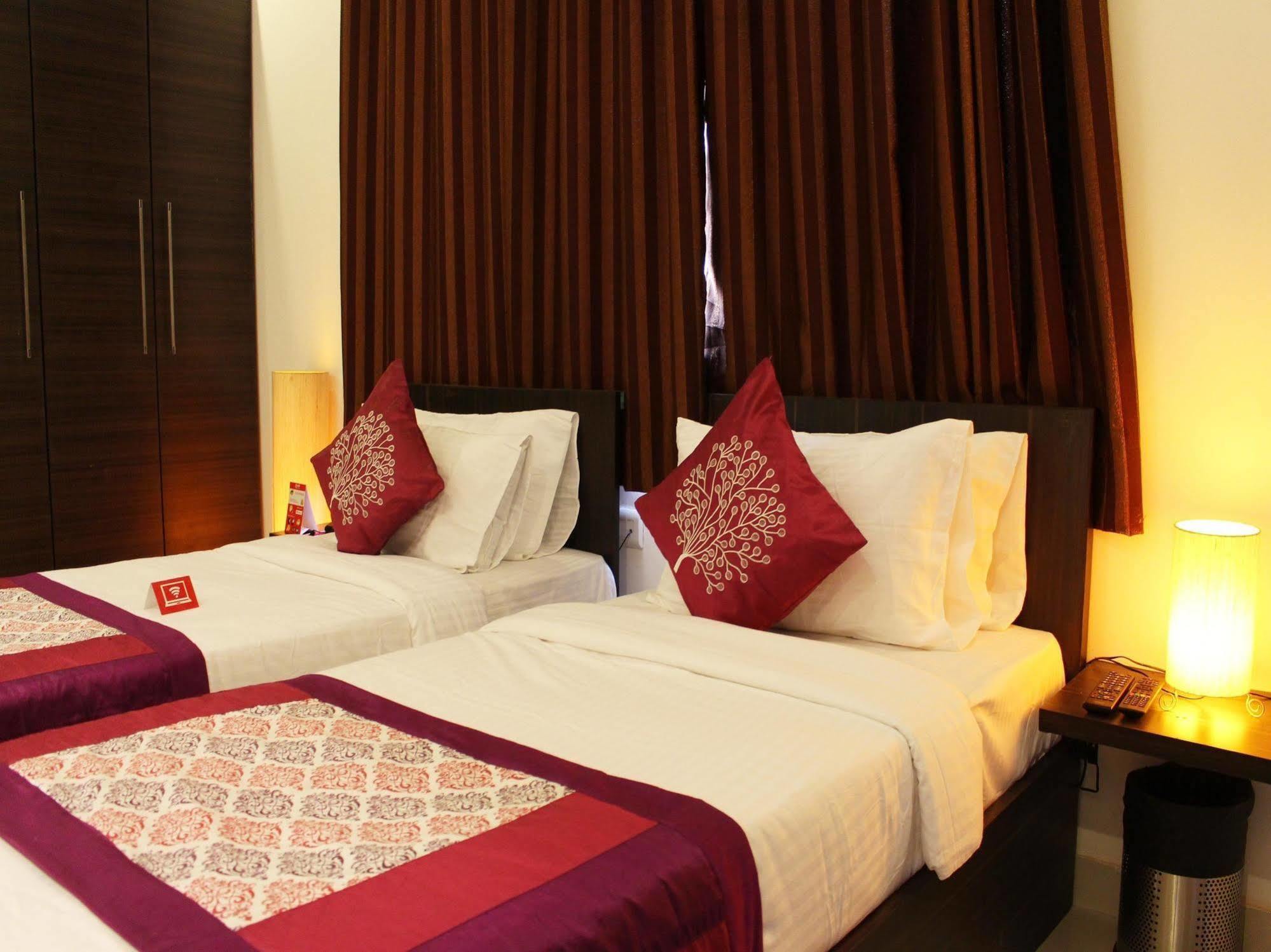 Oyo Flagship 387 Moulsari Avenue Hotel Гургаон Екстериор снимка
