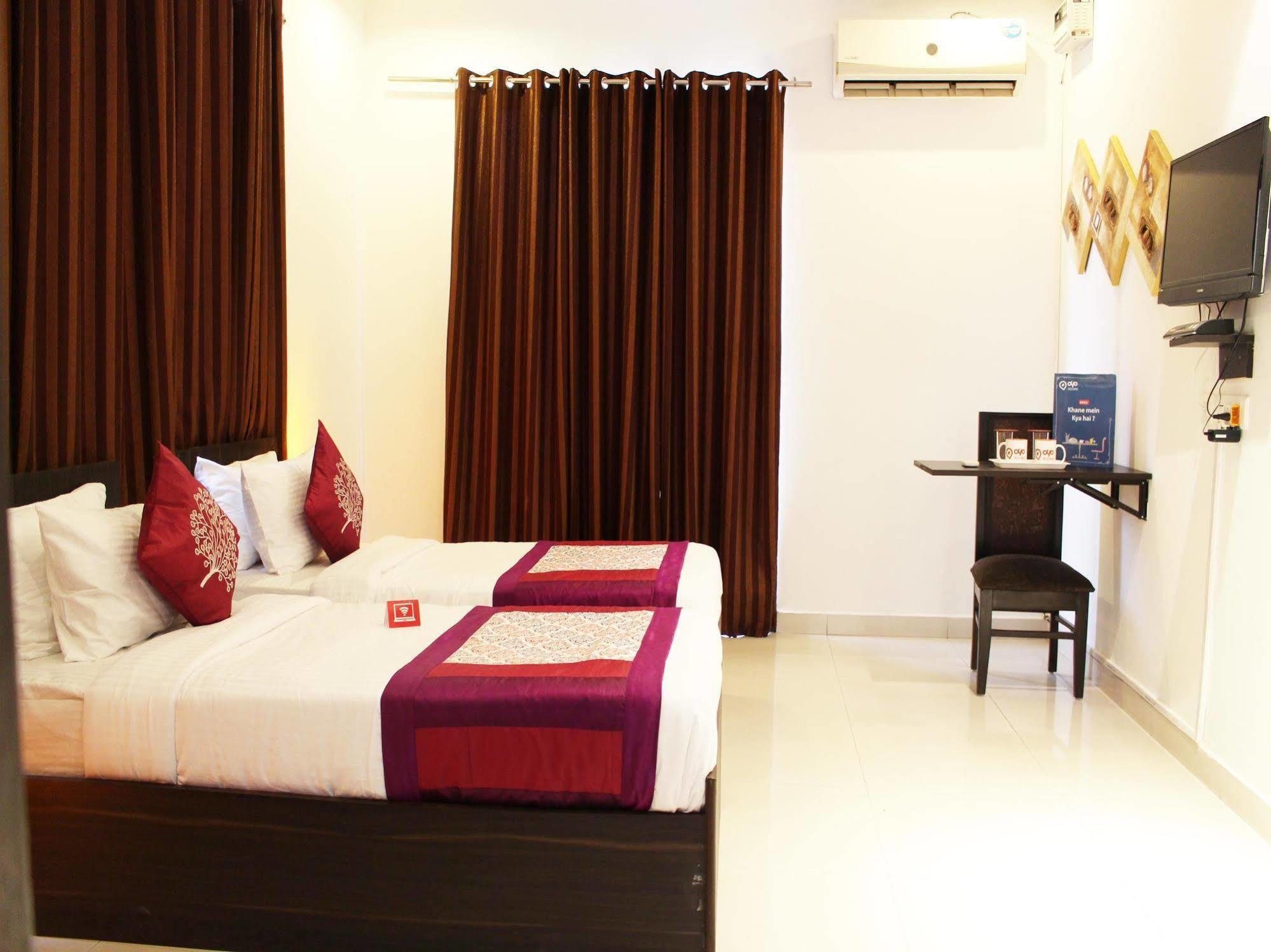 Oyo Flagship 387 Moulsari Avenue Hotel Гургаон Екстериор снимка