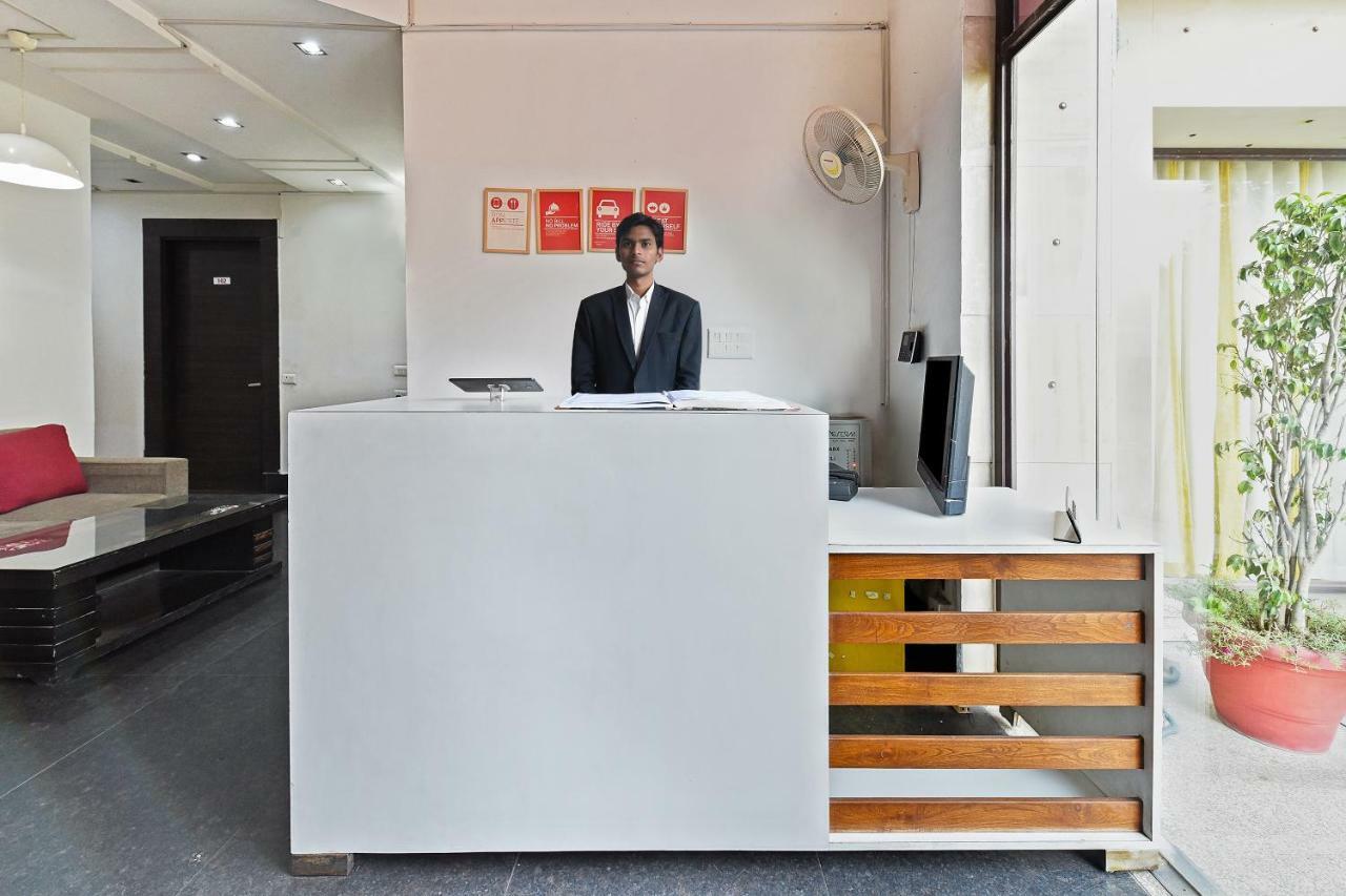 Oyo Flagship 387 Moulsari Avenue Hotel Гургаон Екстериор снимка