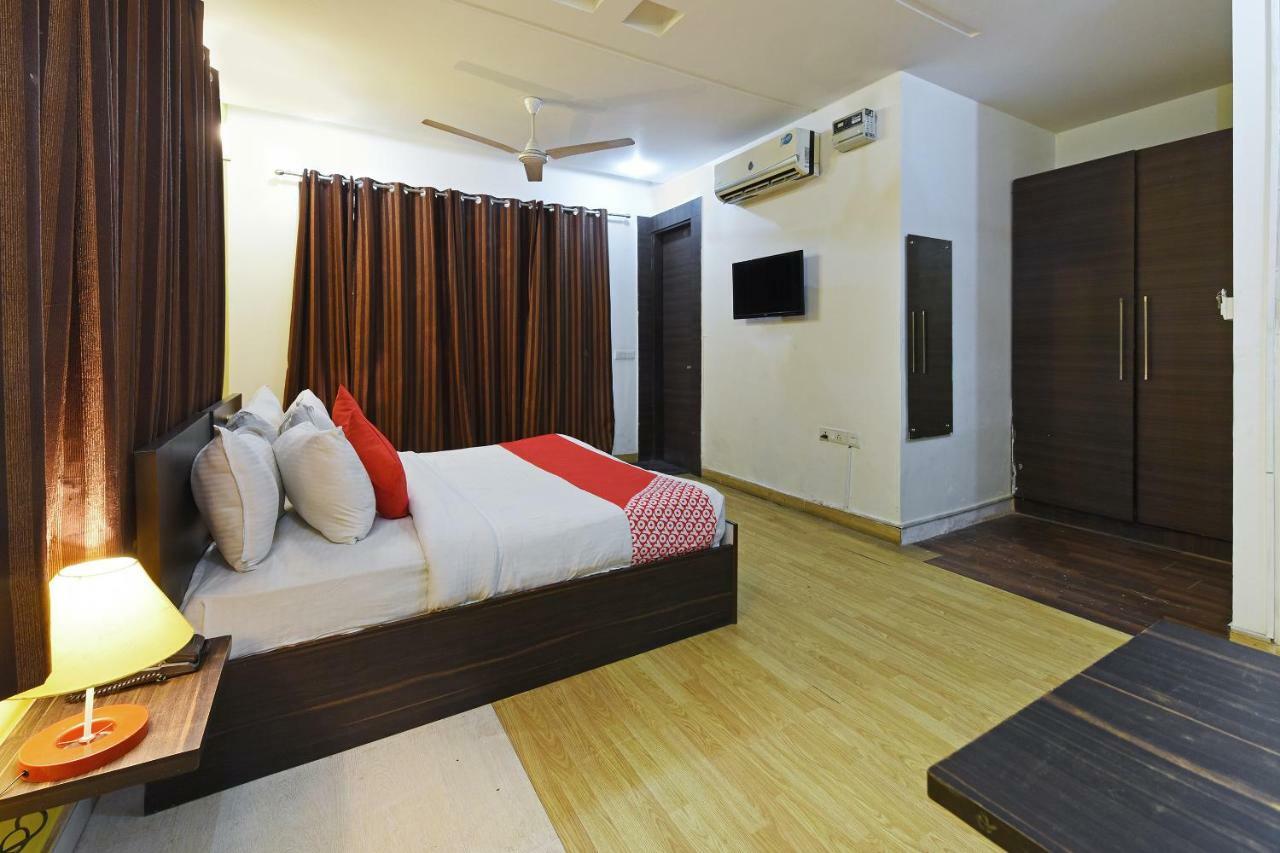 Oyo Flagship 387 Moulsari Avenue Hotel Гургаон Екстериор снимка