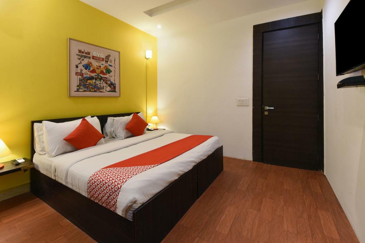 Oyo Flagship 387 Moulsari Avenue Hotel Гургаон Екстериор снимка