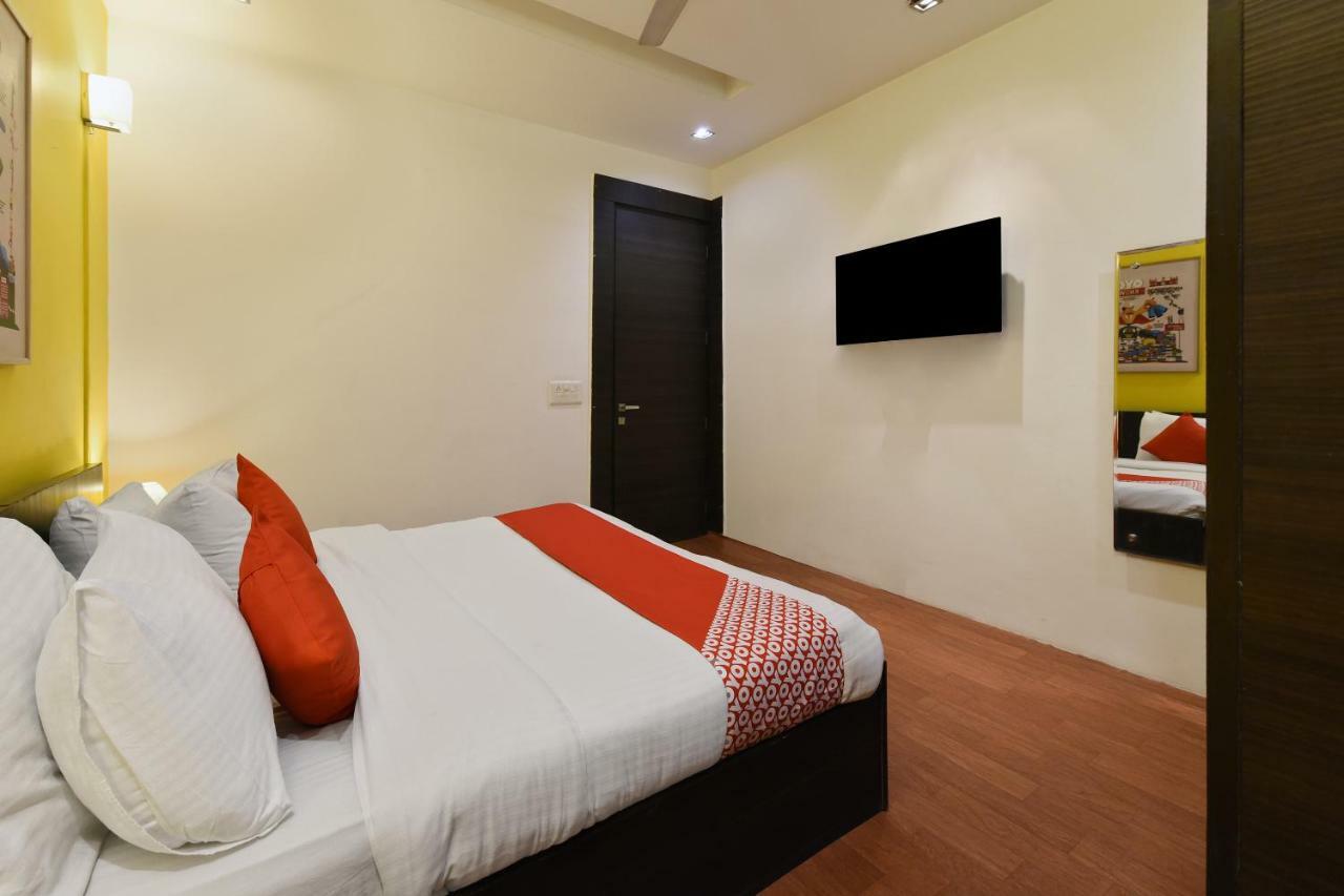 Oyo Flagship 387 Moulsari Avenue Hotel Гургаон Екстериор снимка