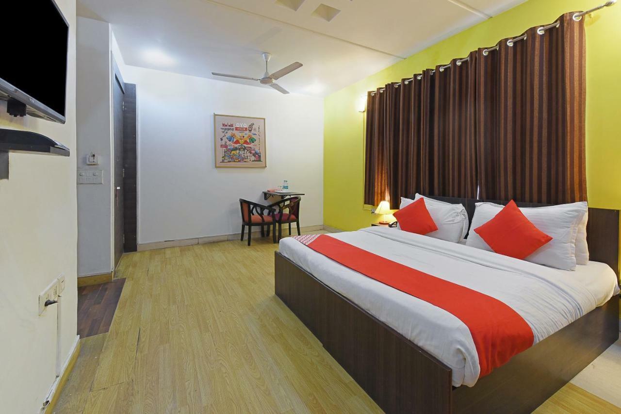 Oyo Flagship 387 Moulsari Avenue Hotel Гургаон Екстериор снимка