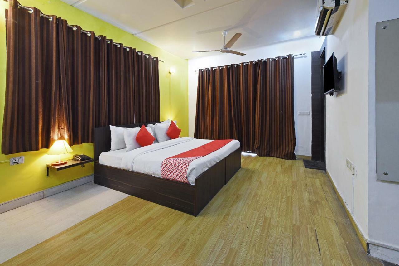 Oyo Flagship 387 Moulsari Avenue Hotel Гургаон Екстериор снимка