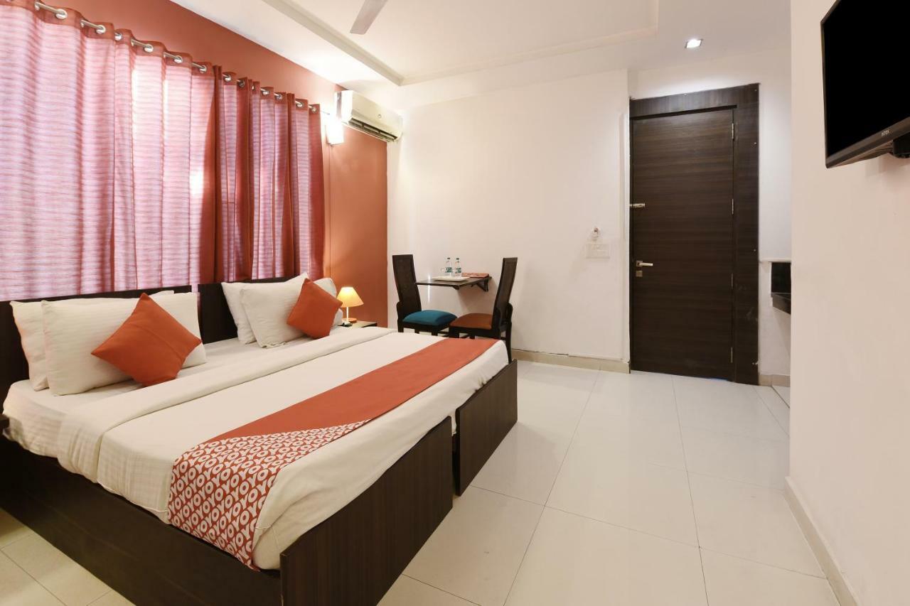 Oyo Flagship 387 Moulsari Avenue Hotel Гургаон Екстериор снимка